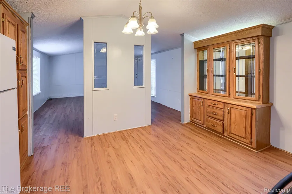 17101 Kropf Avenue Springfield Charter Township, MI 48350