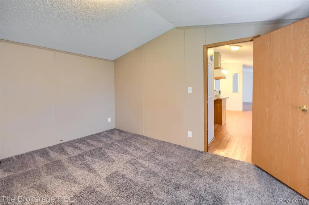 17101 Kropf Avenue Springfield Charter Township, MI 48350