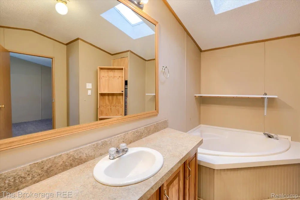 17101 Kropf Avenue Springfield Charter Township, MI 48350