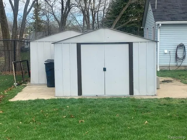 6378 GALE ROAD Atlas Township, MI 48411