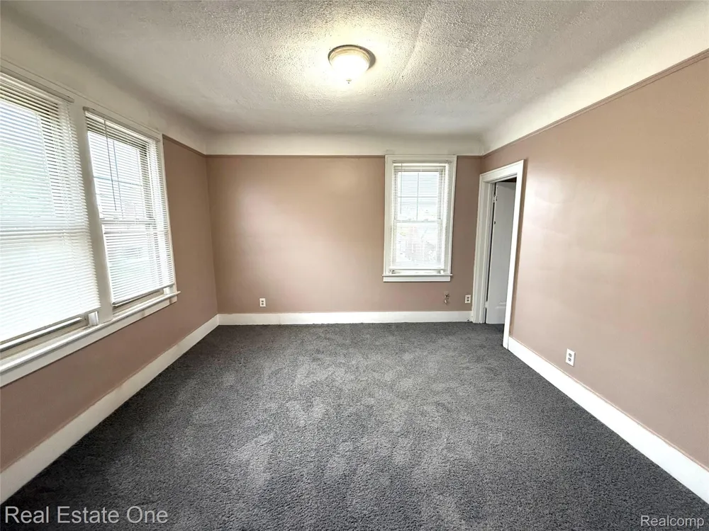 4700 CURTIS STREET #2W Dearborn City, MI 48126