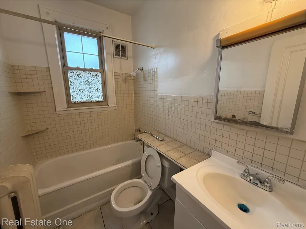 4700 CURTIS STREET #2W Dearborn City, MI 48126