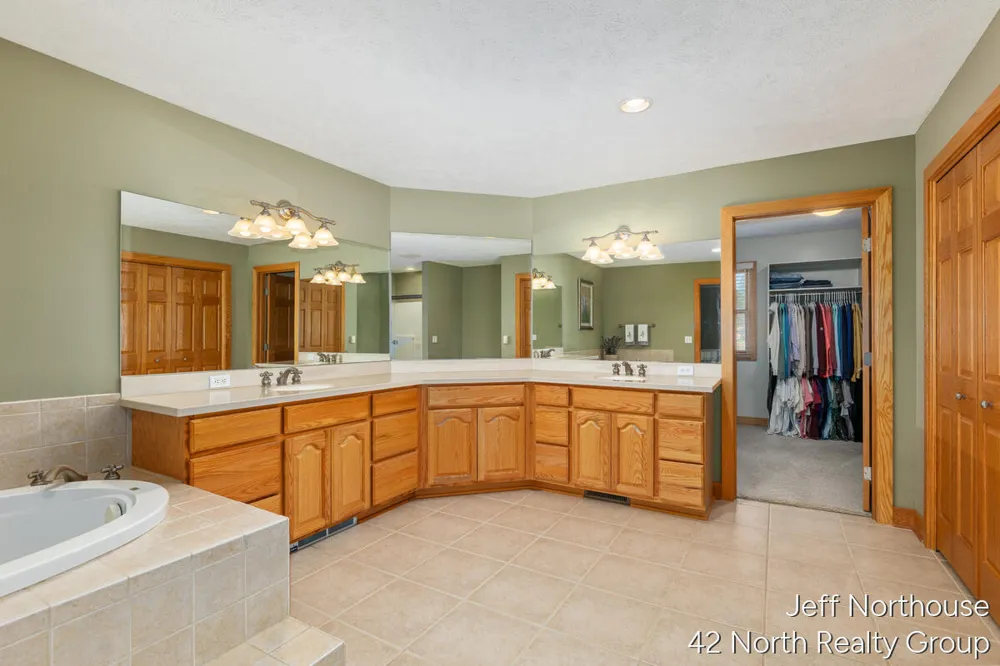 7553 Willow Pointe Drive Caledonia Township, MI 49316