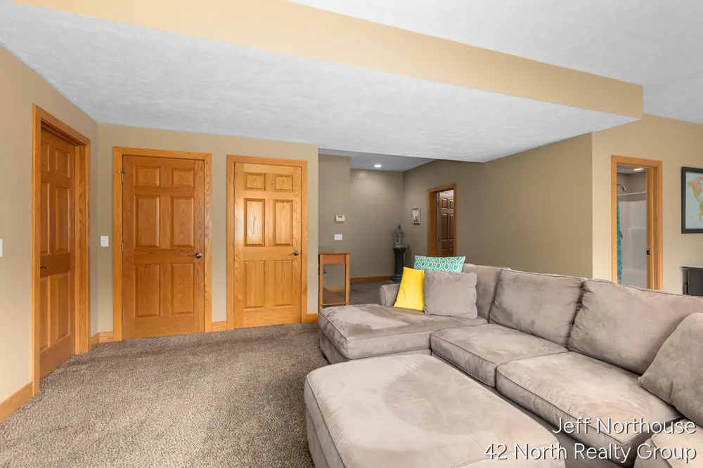 7553 Willow Pointe Drive Caledonia Township, MI 49316
