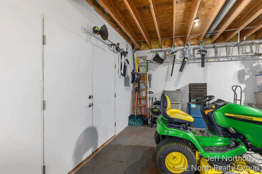 7553 Willow Pointe Drive Caledonia Township, MI 49316