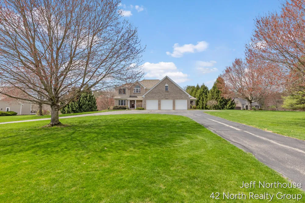 7553 Willow Pointe Drive Caledonia Township, MI 49316