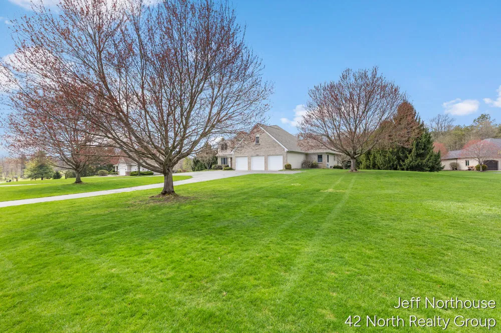 7553 Willow Pointe Drive Caledonia Township, MI 49316