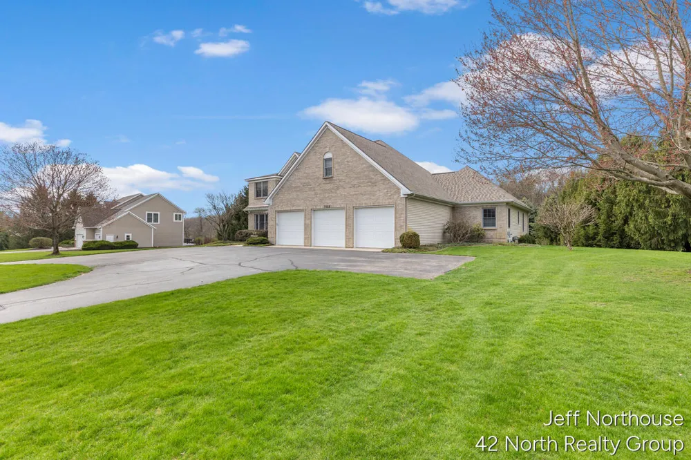 7553 Willow Pointe Drive Caledonia Township, MI 49316