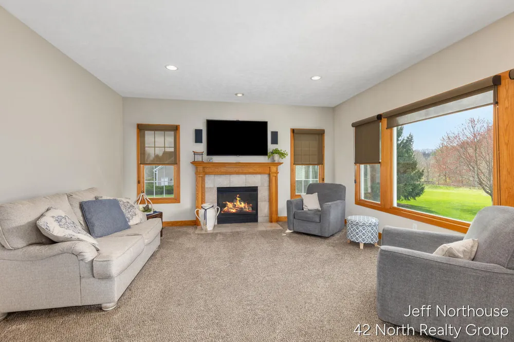 7553 Willow Pointe Drive Caledonia Township, MI 49316