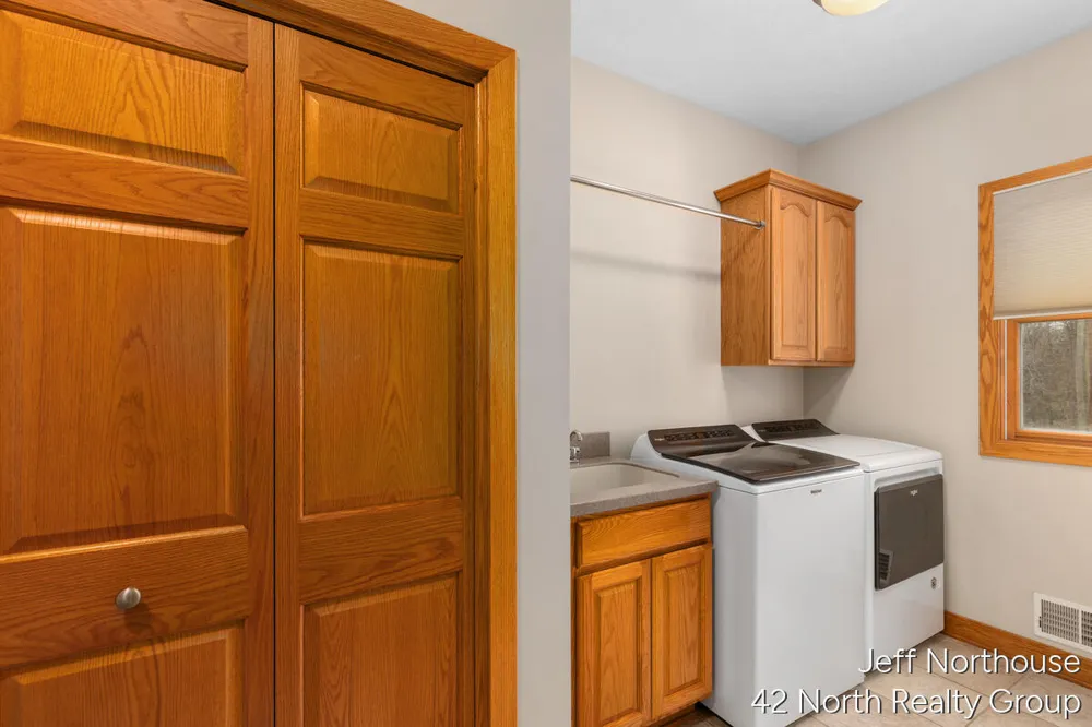 7553 Willow Pointe Drive Caledonia Township, MI 49316