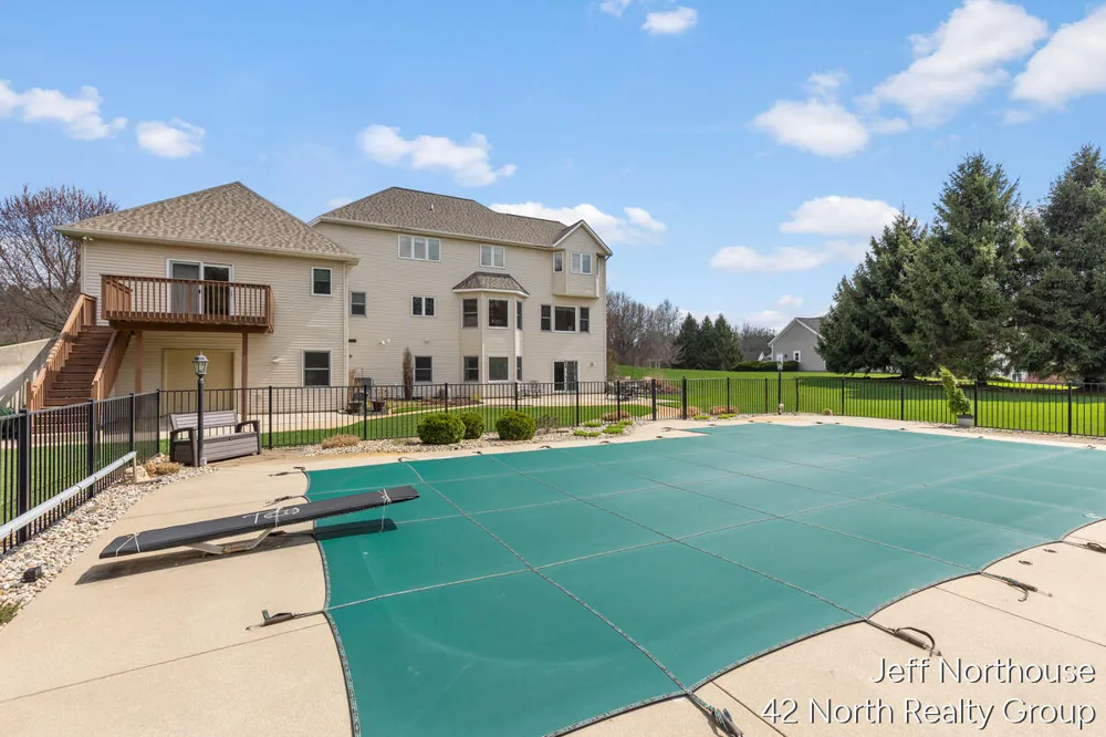 7553 Willow Pointe Drive Caledonia Township, MI 49316