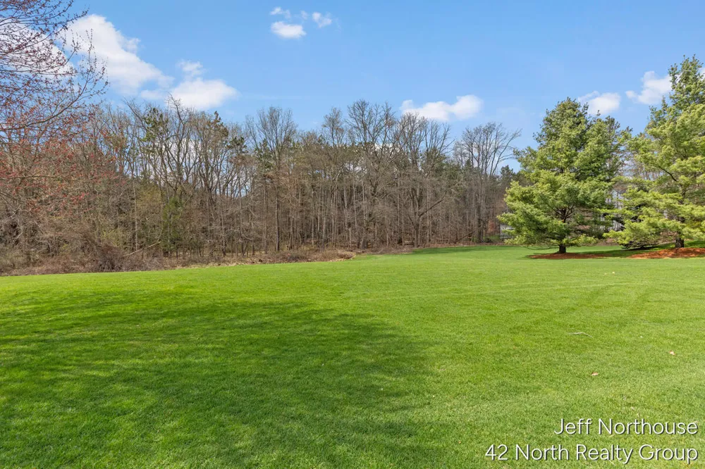 7553 Willow Pointe Drive Caledonia Township, MI 49316