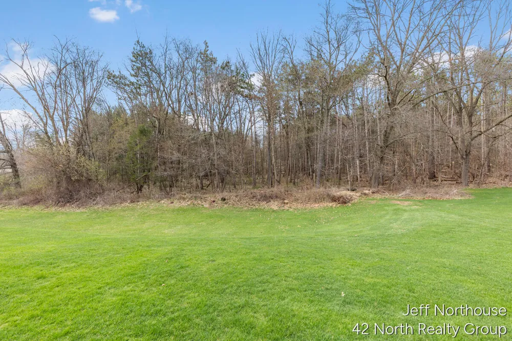 7553 Willow Pointe Drive Caledonia Township, MI 49316