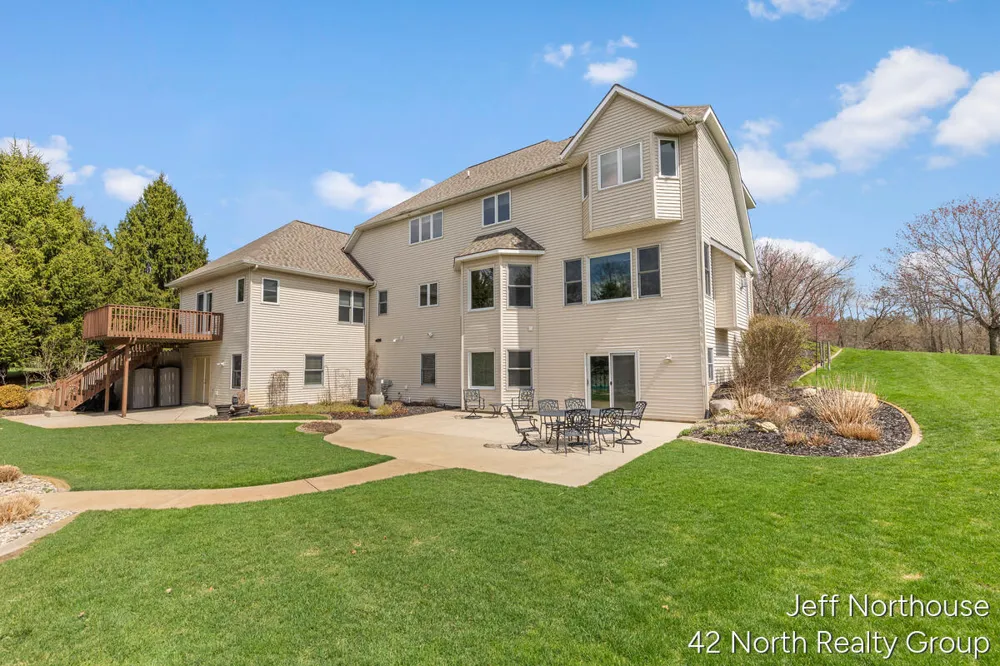 7553 Willow Pointe Drive Caledonia Township, MI 49316