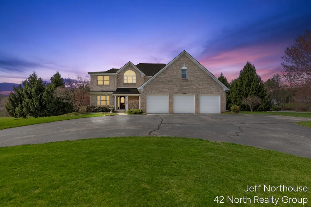 7553 Willow Pointe Drive Caledonia Township, MI 49316
