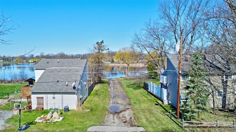 Tambora Street Commerce Charter Township, MI 48382