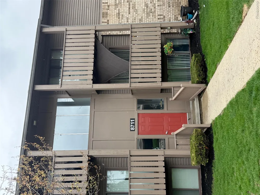 8711 Candlewood Trail Brighton City, MI 48116