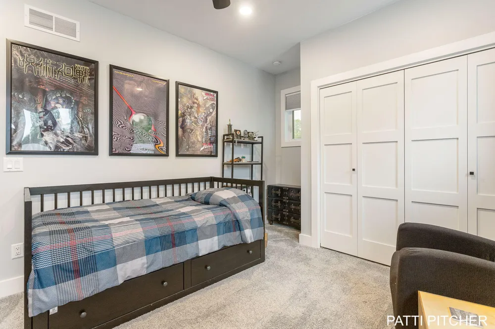104 River Hills Drive Holland Charter Township, MI 49424