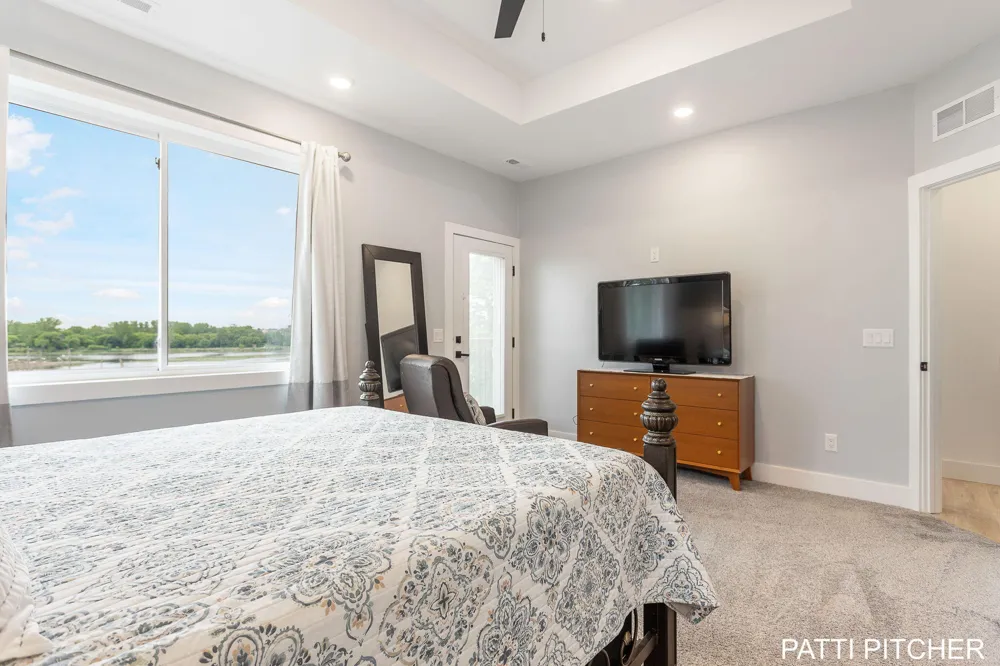 104 River Hills Drive Holland Charter Township, MI 49424