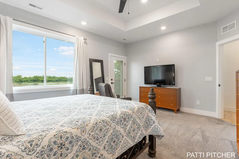 104 River Hills Drive Holland Charter Township, MI 49424