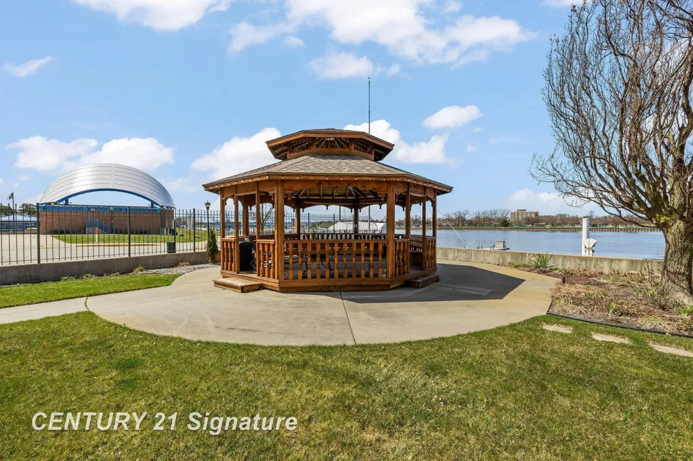 225 Jennison Place Bay City City, MI 48708