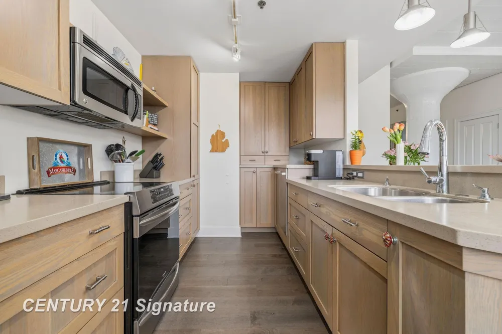 225 Jennison Place Bay City City, MI 48708