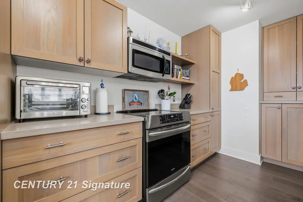 225 Jennison Place Bay City City, MI 48708