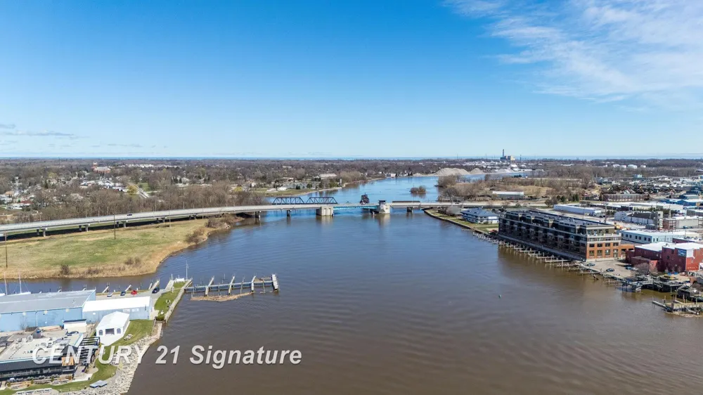 225 Jennison Place Bay City City, MI 48708