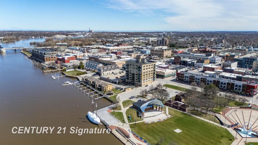 225 Jennison Place Bay City City, MI 48708