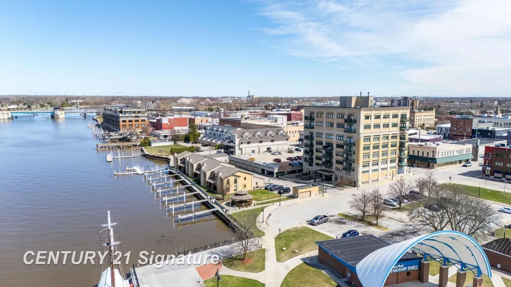 225 Jennison Place Bay City City, MI 48708