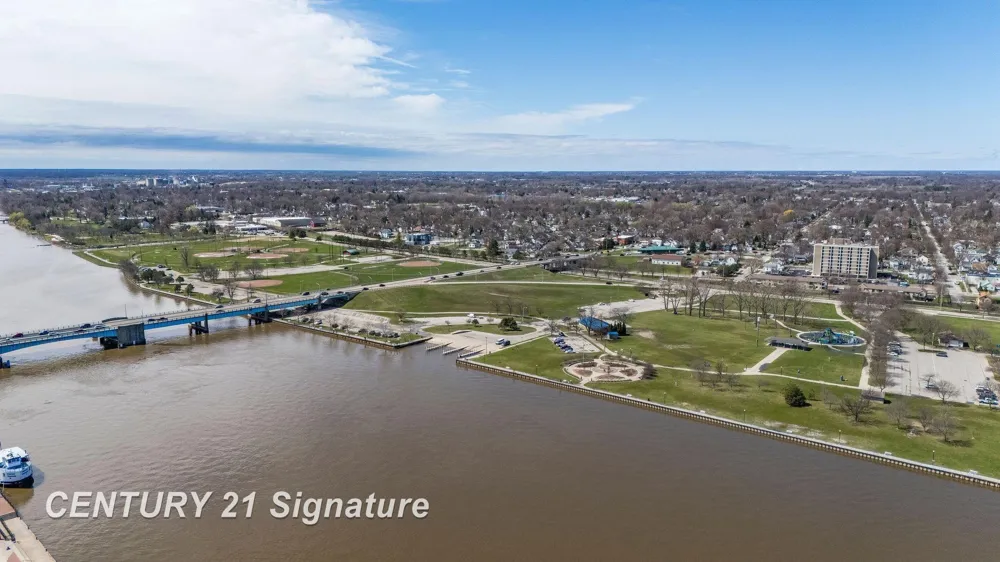 225 Jennison Place Bay City City, MI 48708