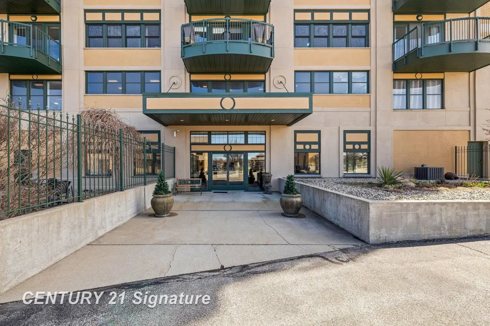 225 Jennison Place Bay City City, MI 48708