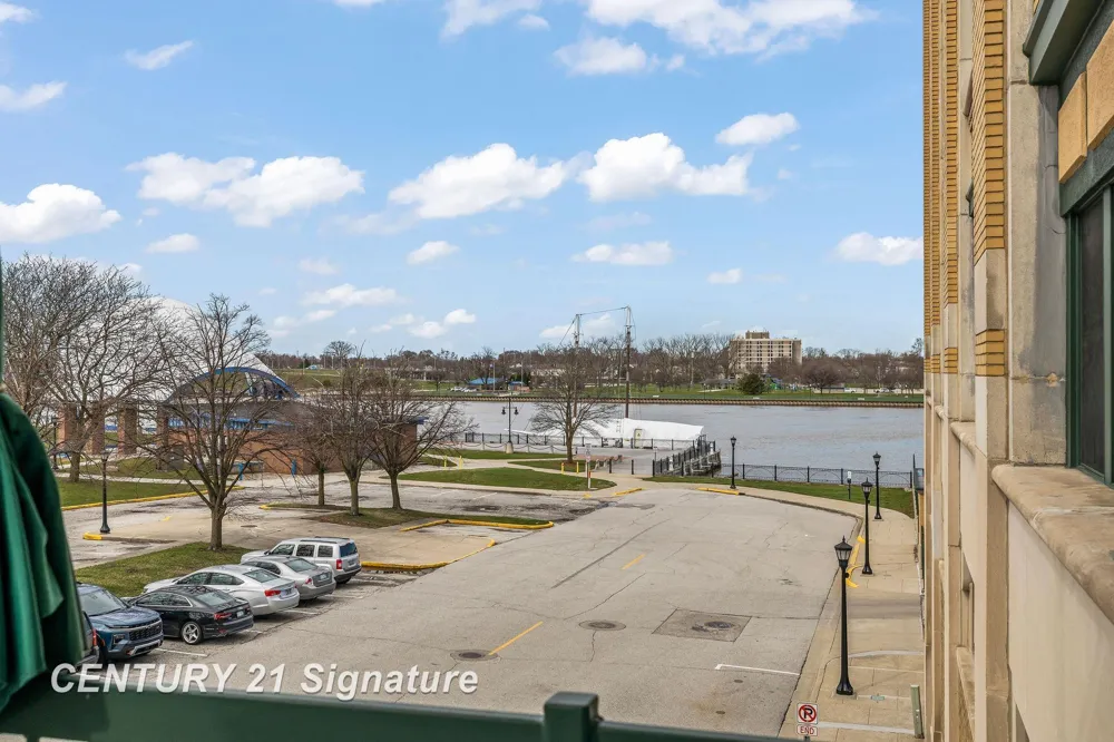 225 Jennison Place Bay City City, MI 48708