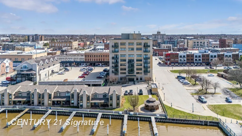 225 Jennison Place Bay City City, MI 48708
