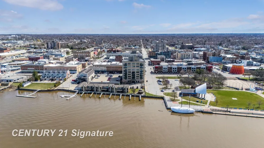 225 Jennison Place Bay City City, MI 48708