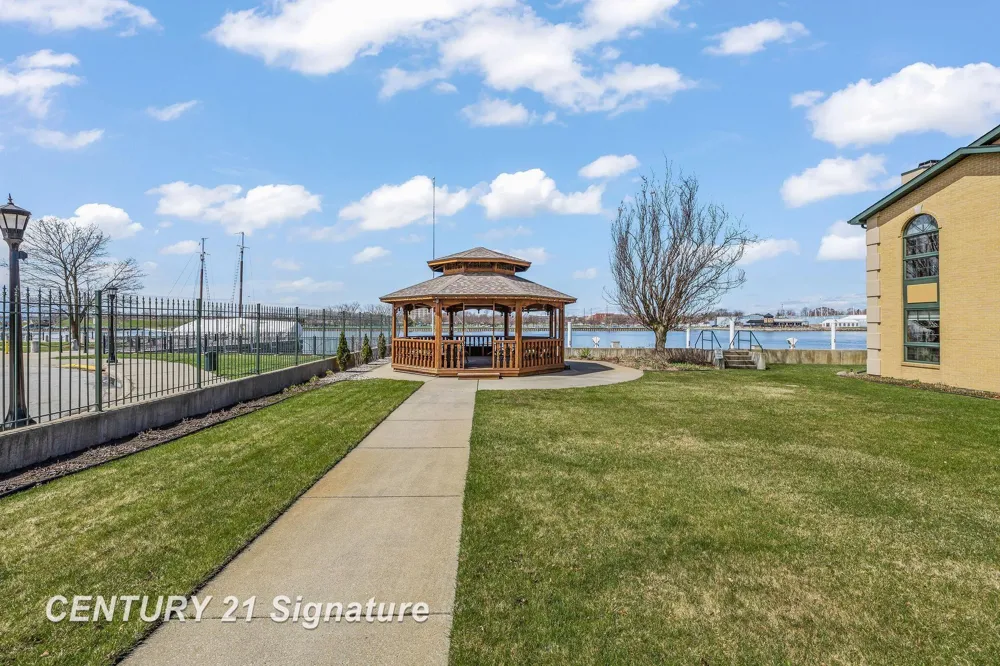 225 Jennison Place Bay City City, MI 48708