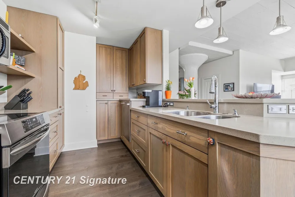 225 Jennison Place Bay City City, MI 48708