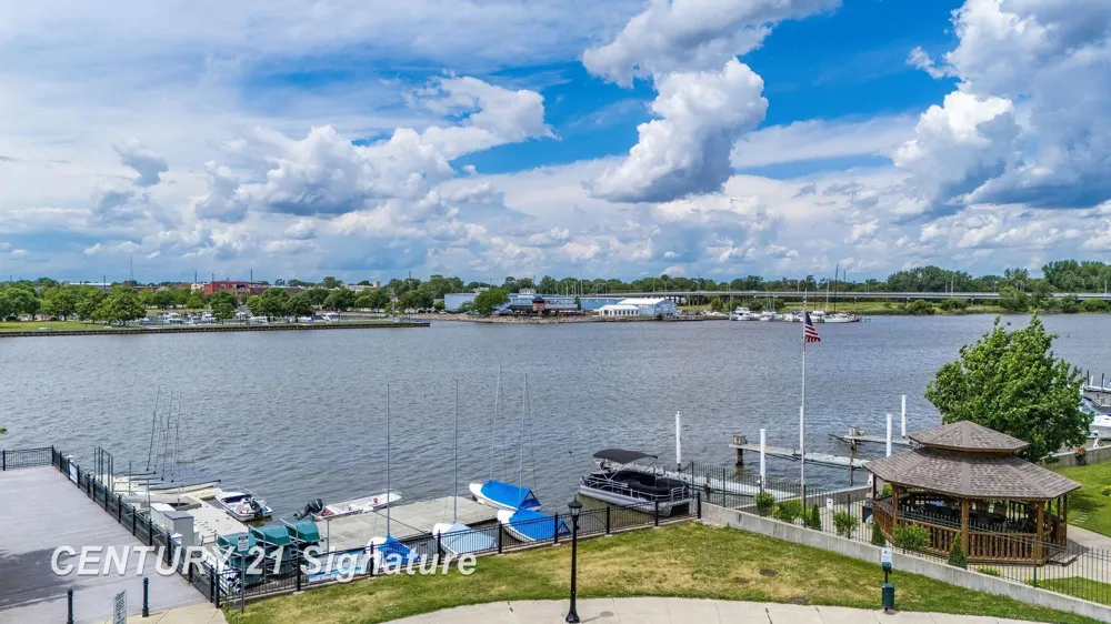 225 Jennison Place Bay City City, MI 48708