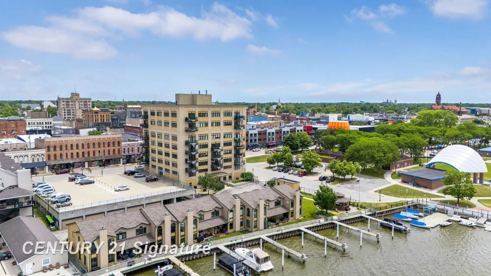 225 Jennison Place Bay City City, MI 48708