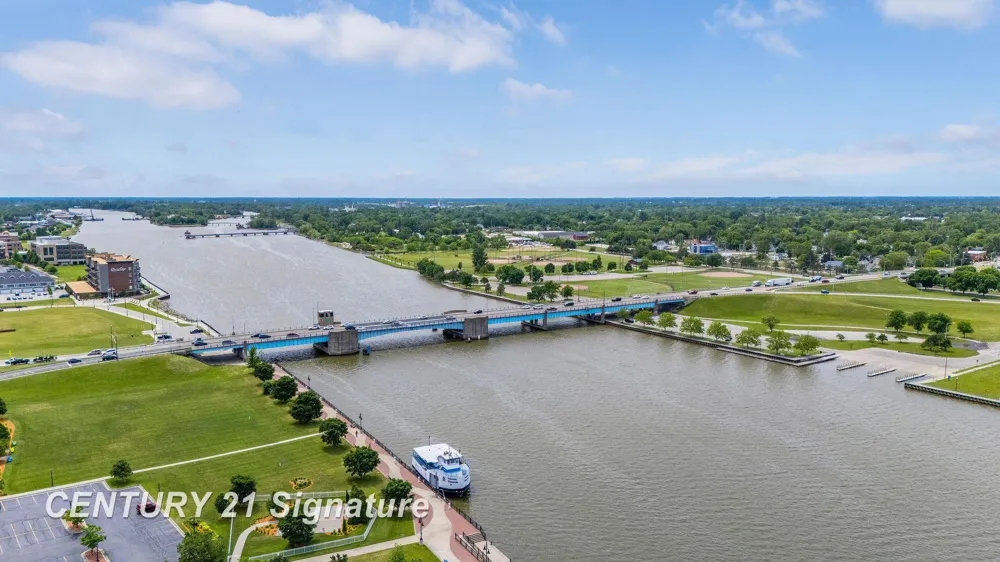 225 Jennison Place Bay City City, MI 48708