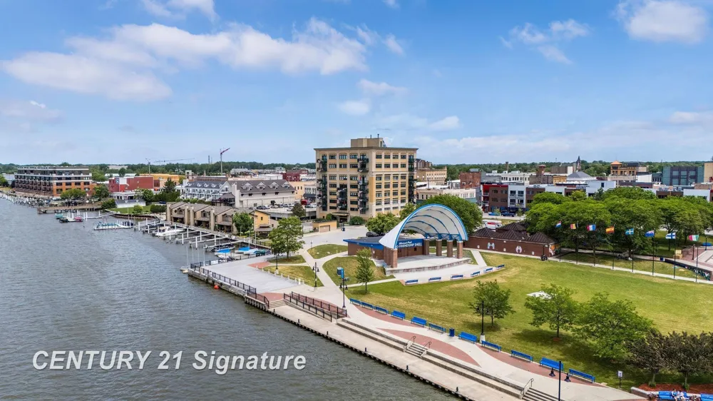 225 Jennison Place Bay City City, MI 48708