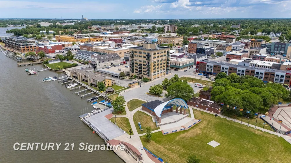 225 Jennison Place Bay City City, MI 48708