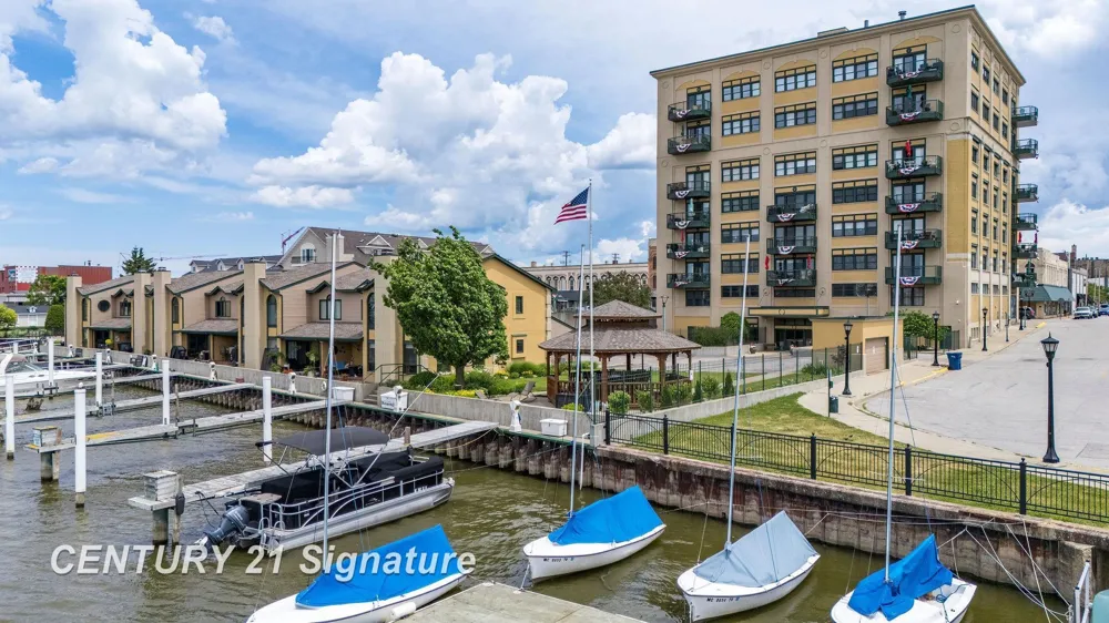 225 Jennison Place Bay City City, MI 48708
