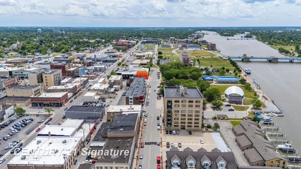 225 Jennison Place Bay City City, MI 48708