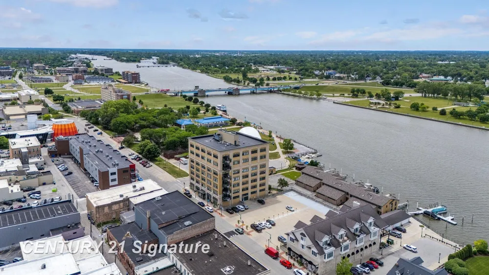 225 Jennison Place Bay City City, MI 48708