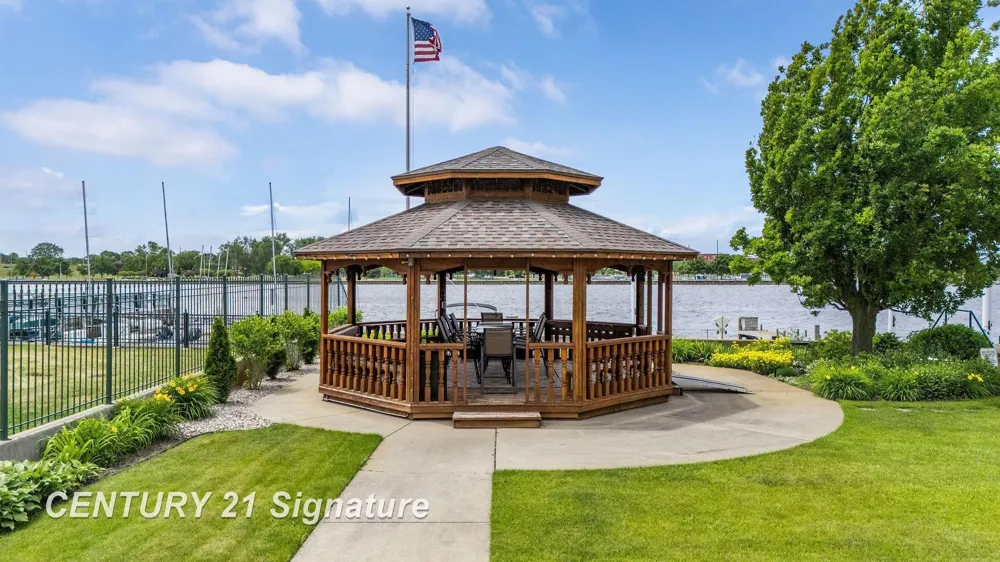 225 Jennison Place Bay City City, MI 48708