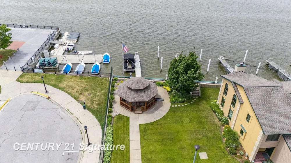 225 Jennison Place Bay City City, MI 48708