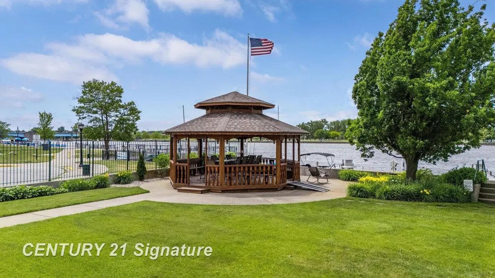 225 Jennison Place Bay City City, MI 48708