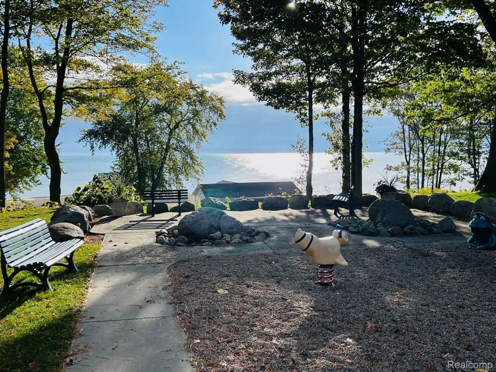 6103 LAKESHORE ROAD #122 Worth Township, MI 48450