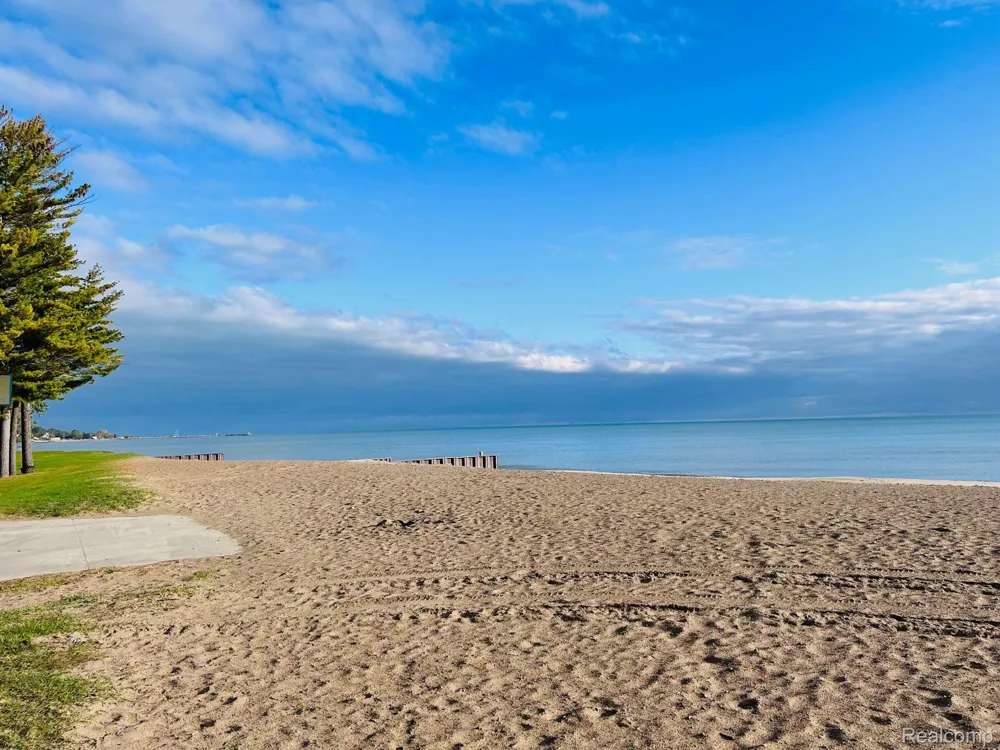 6103 LAKESHORE ROAD #122 Worth Township, MI 48450